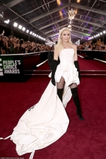 Gwen Stefani the 'fashion icon' leads red carpet glamour