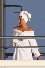 Make-up free Kate Hudson is radiant as she dries off aboard Roman Abramovich's $1.5bn super-yacht
