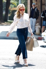 Reese Witherspoon wears her heart on her sleeve with cute blouse