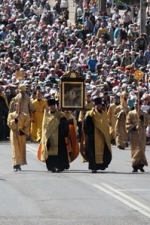 Orthodox pilgrims marching through downtown towards Kyiv Pecherska Lavra