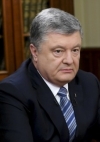 Poroshenko waiting for Zelensky at Olimpiskiy Stadium on April 14